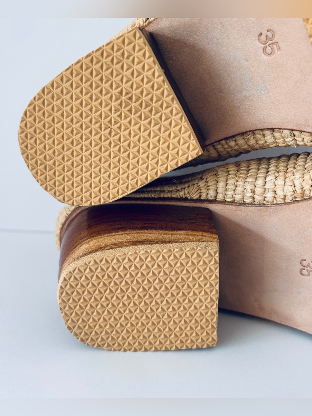 Shoe